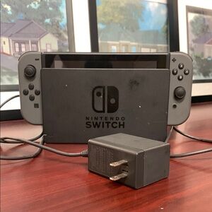 NINTENDO SWITCH HAC-001 CONSOLE- CHARGING DOCK-JOY-CON-HDMI-CARRYING CASE & LERL